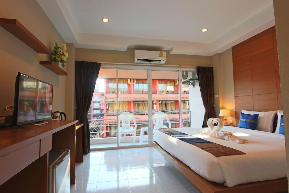 Good Nice Hotel Patong Екстер'єр фото