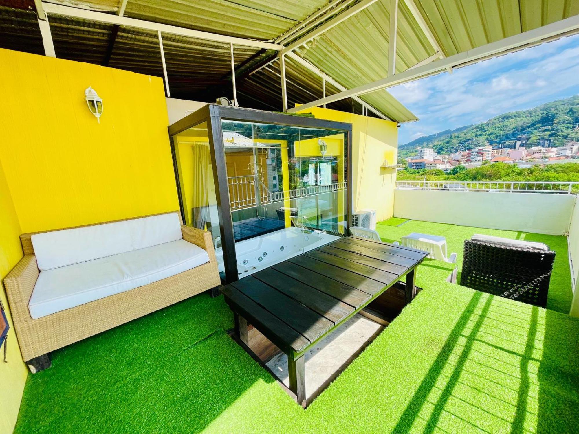 Good Nice Hotel Patong Екстер'єр фото