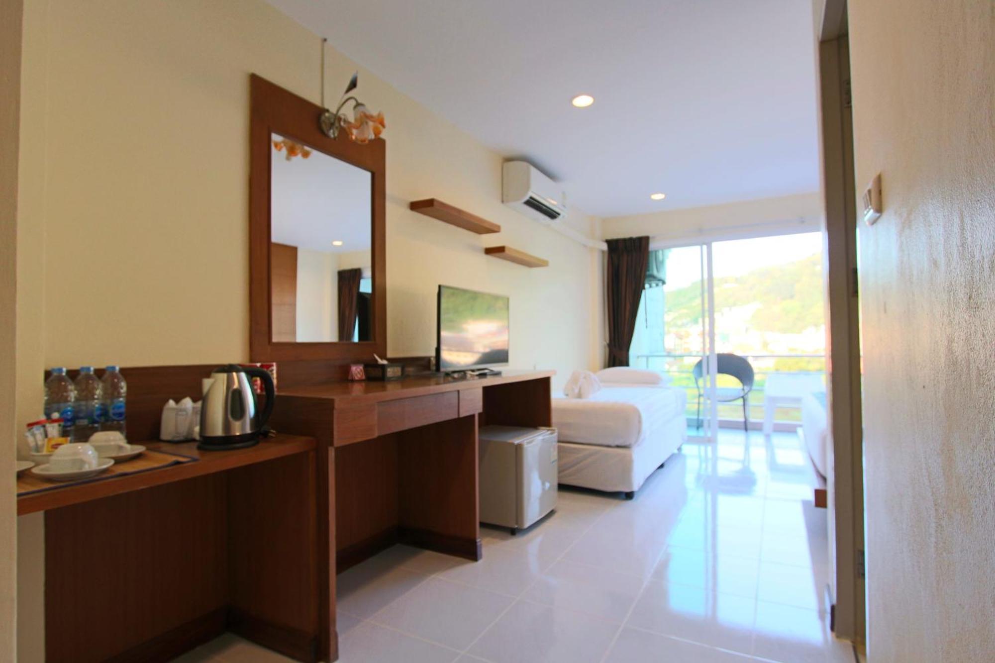 Good Nice Hotel Patong Екстер'єр фото