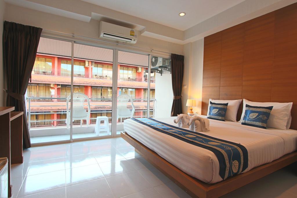 Good Nice Hotel Patong Екстер'єр фото